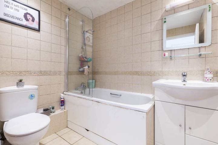 Modern and Central Apartment Belsize Road, West Hampstead